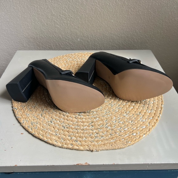 Yixy loafer pump from BCBGGeneration. NEVER WORN BRAND NEW WITH BOX - Picture 5 of 5